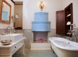 Mansion-Room-Bathroom