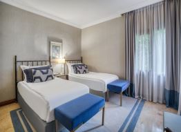 Premium Suite (with fireplace)