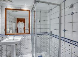 Premium Suite (with fireplace)