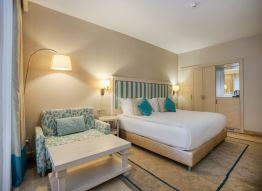 Deluxe Family Room 2