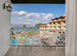 Luxury Room Facing the Beach